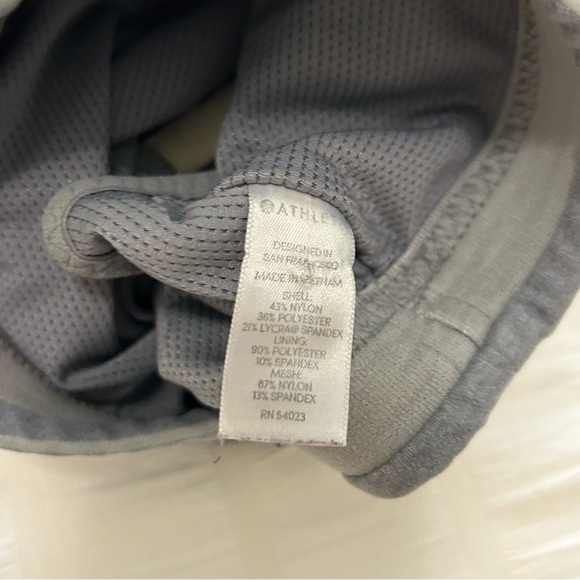 Athleta Transcendence Strappy Back Sports Bra in Gray & White Stripe Size Medium - Picture 6 of 6